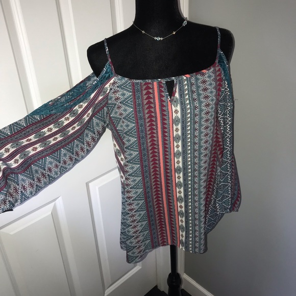 HeartSoul Tops - Heart soul XL cold shoulder